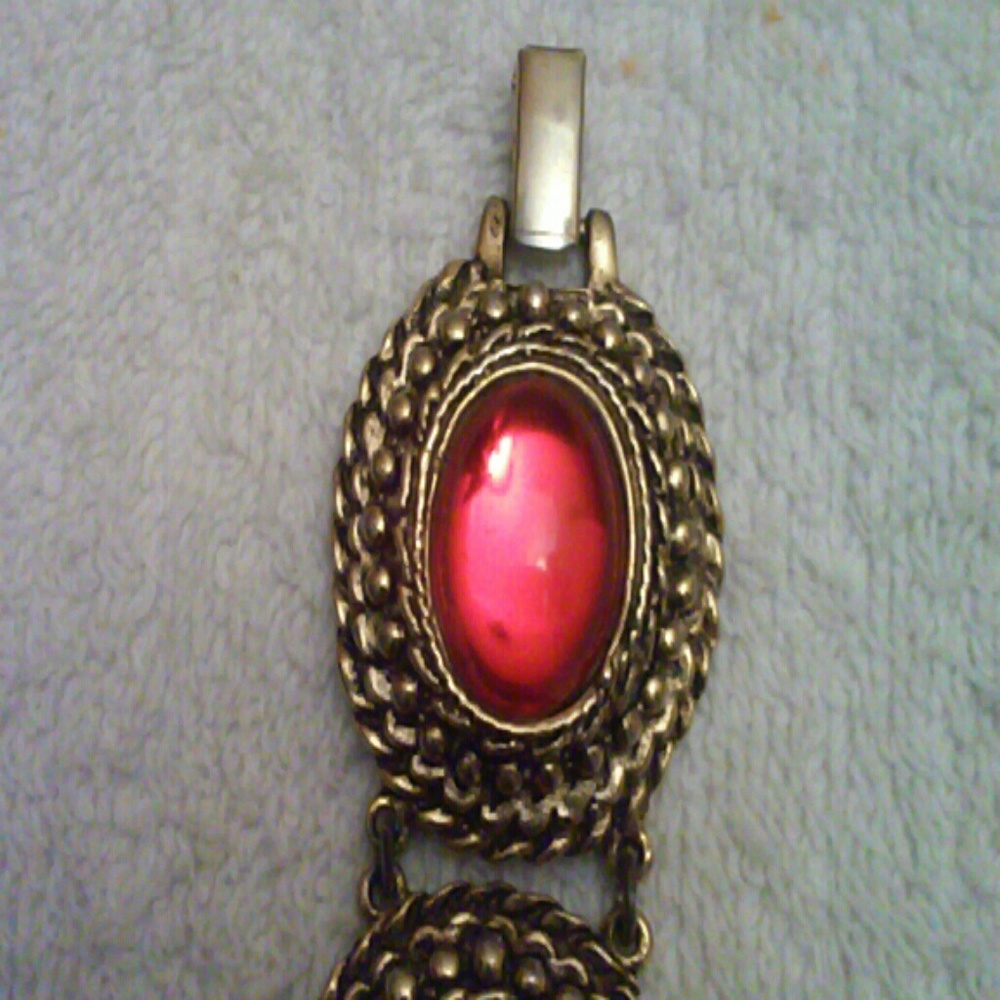 VINTAGE, pretty, goldtone and red bracelet